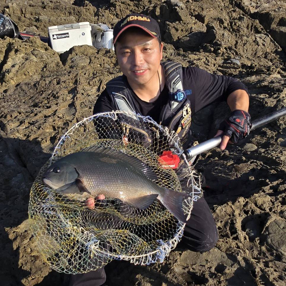 佐多岬の尾長グレ』shun – 釣りエサの総合メーカー「ヒロキュー」